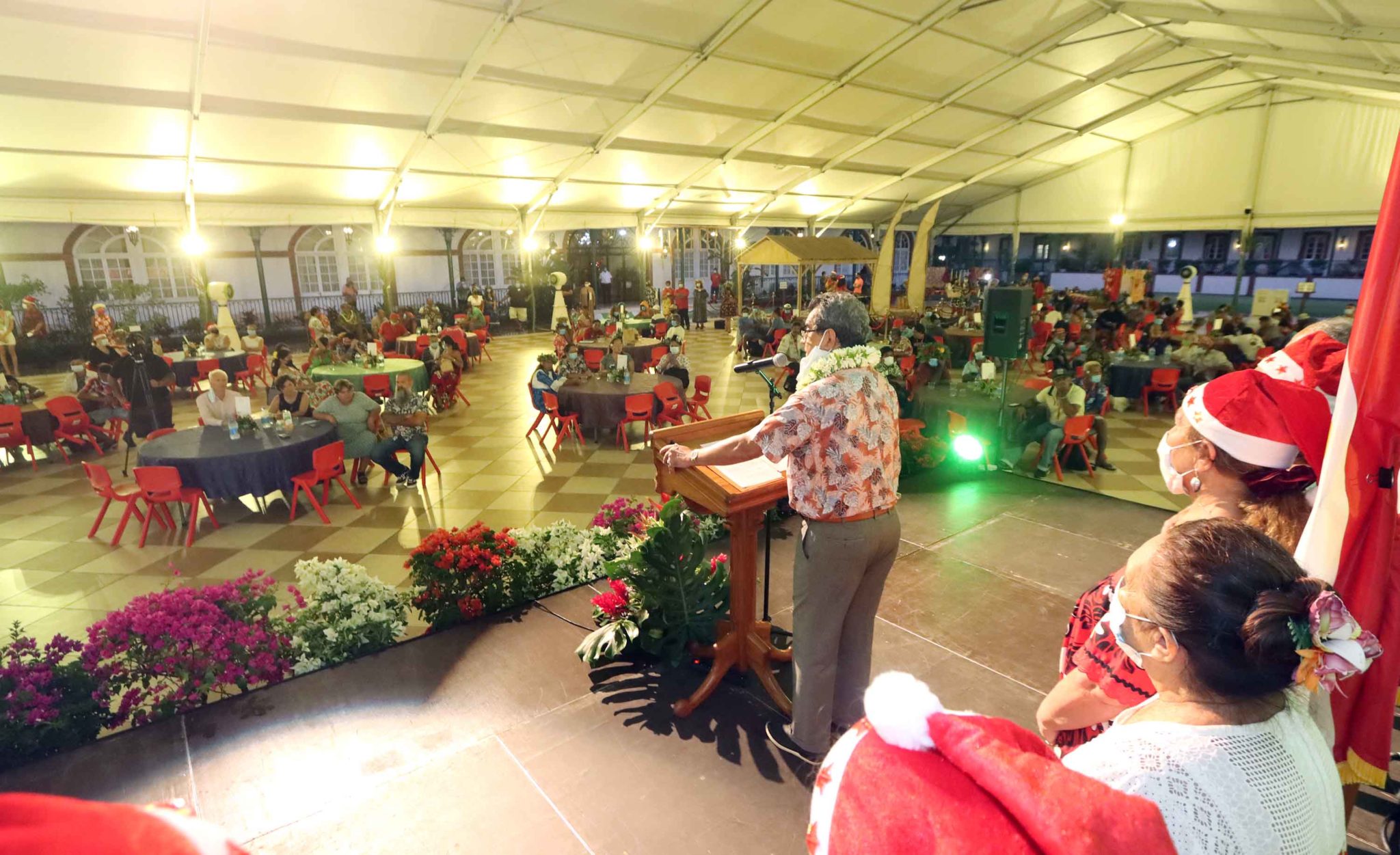 Trois cents repas de noël servis aux SDF – Tahitinews.co