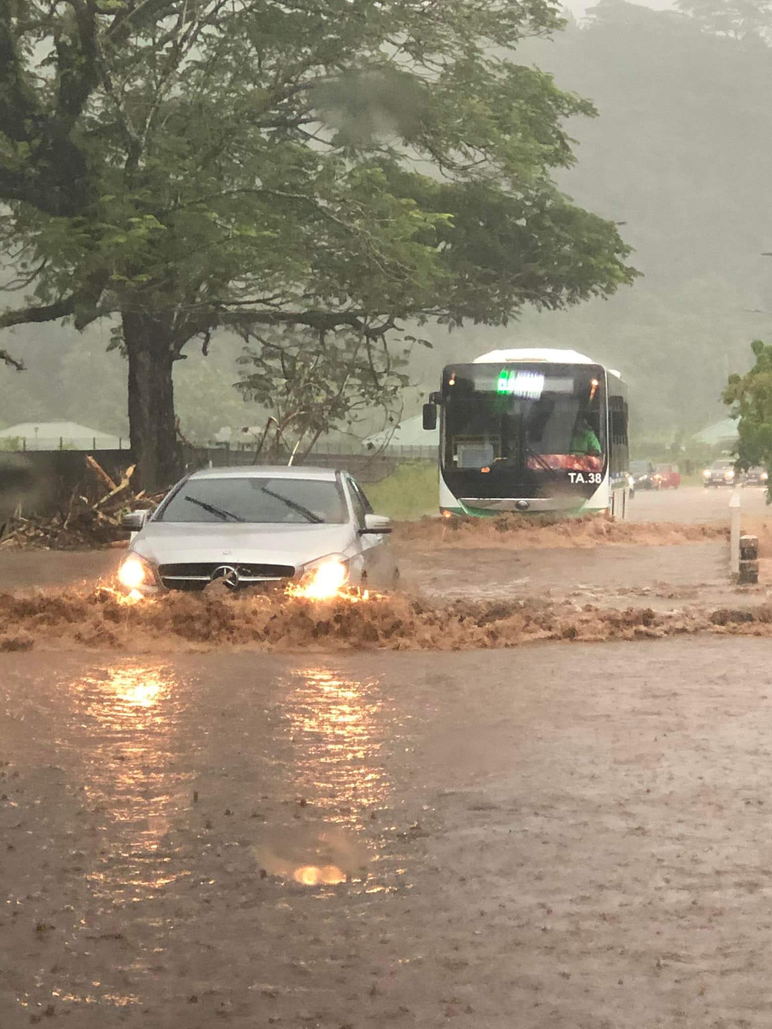 Inondations à Hitia’a O Te Ra, appel à la prudence sur la route
